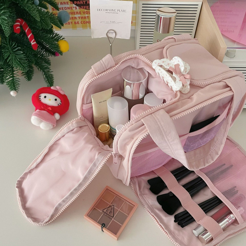 Travel Makeup Bag – Dustproof & Water-Resistant With Multiple Compartments